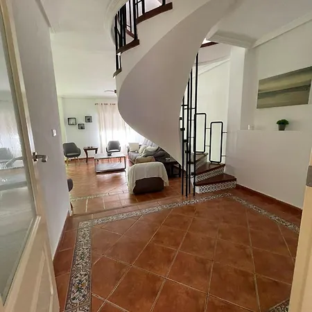 Familiar Con Piscina Tatil Evi *