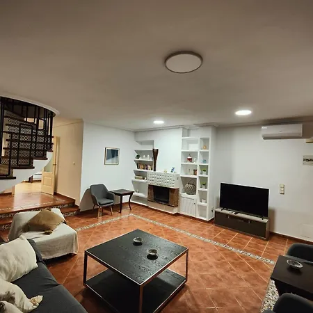 Familiar Con Piscina Tatil Evi *